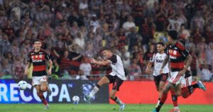 Flamengo sofre gols do Lanús na prorrogação e perde o título da Recopa