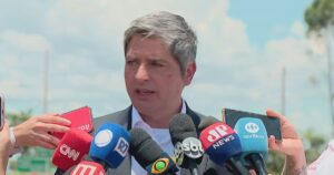 Senador relata conversa com Bolsonaro sobre eleições durante visita