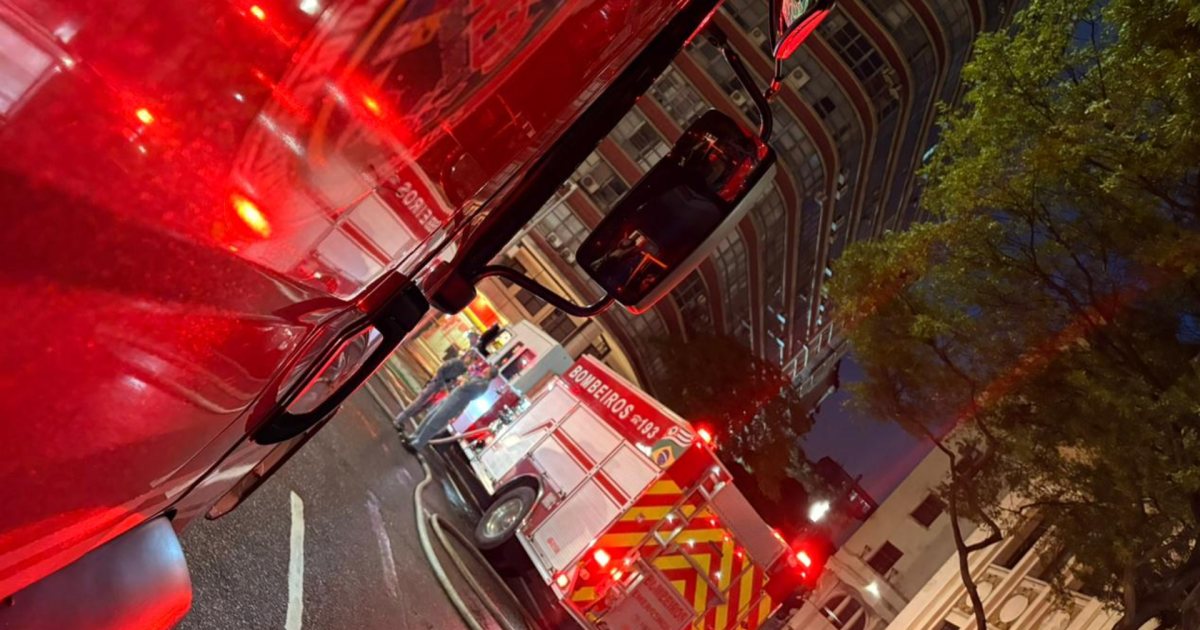 Incêndio na Sanfran: veja imagens do fogo na faculdade de Direito da USP Incêndio na Sanfran: veja imagens do fogo na faculdade de Direito da USP