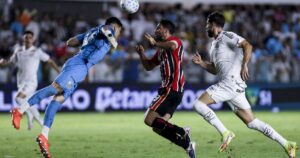 Santos sai na frente, São Paulo reage e empata na Vila pelo Brasileirão