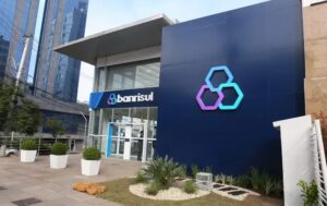 Meta em 2026 é crescer na carteira PJ, diz presidente do Banrisul à CNN