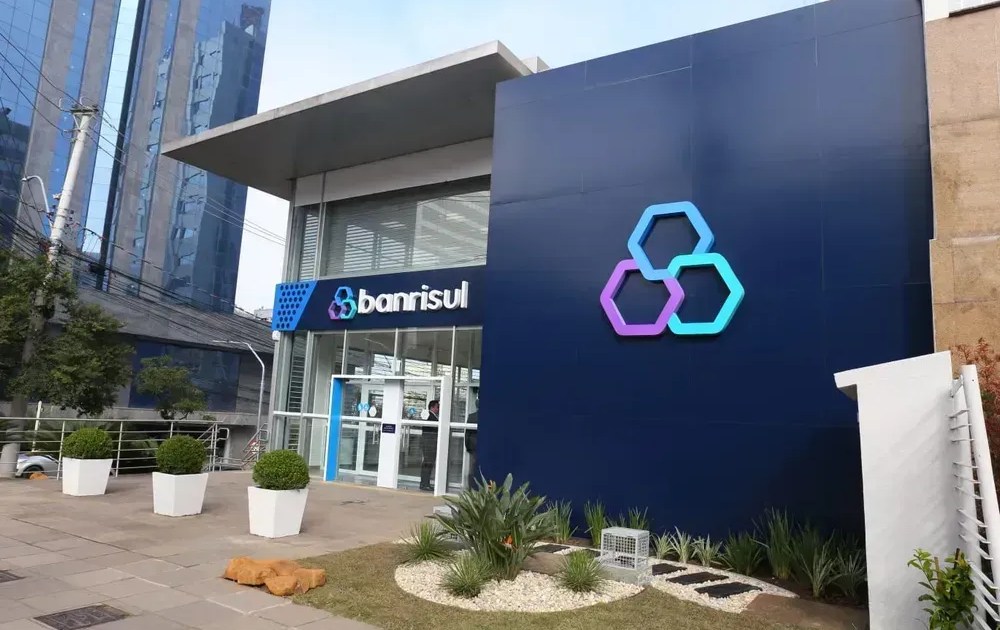 Meta em 2026 é crescer na carteira PJ, diz presidente do Banrisul à CNN