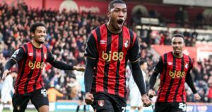 Ex-Vasco, Rayan marca seu primeiro gol pelo Bournemouth; assista