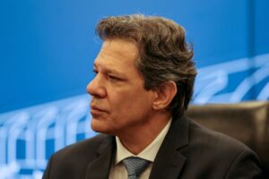 Haddad defende arcabouço e redesenho de benefícios sociais em novo governo