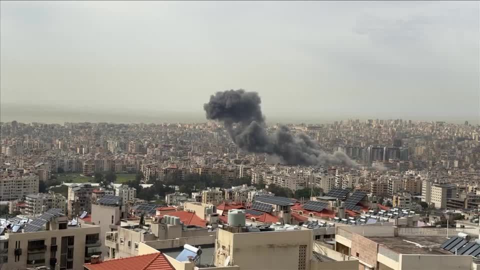 Tropas de Israel invadem Líbano por terra, diz autoridade Tropas de Israel invadem Líbano por terra, diz autoridade