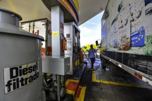 Governo adianta influências da guerra na economia brasileira, analisa Latif