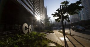 INSS quer que C6 Bank devolva R$ 300 milhões a aposentados