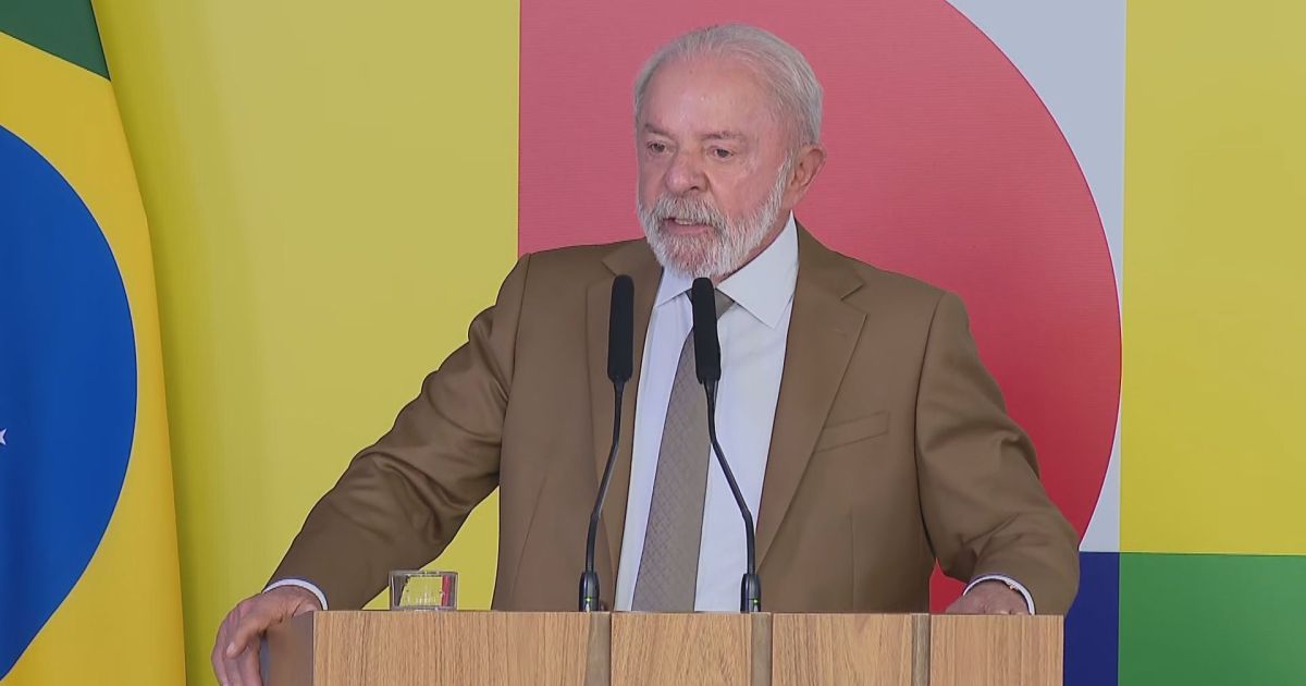 “Gasolina aumentou porque muita gente tira proveito da desgraça”, diz Lula