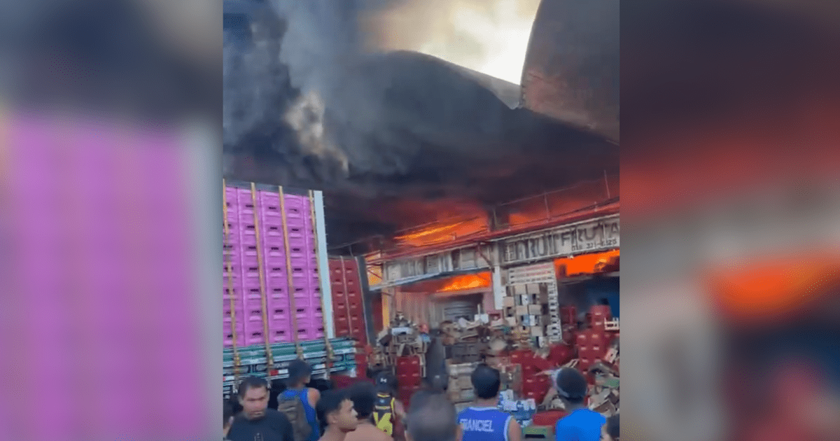 Incêndio atinge galpão da Ceasa, na zona Norte do Rio de Janeiro