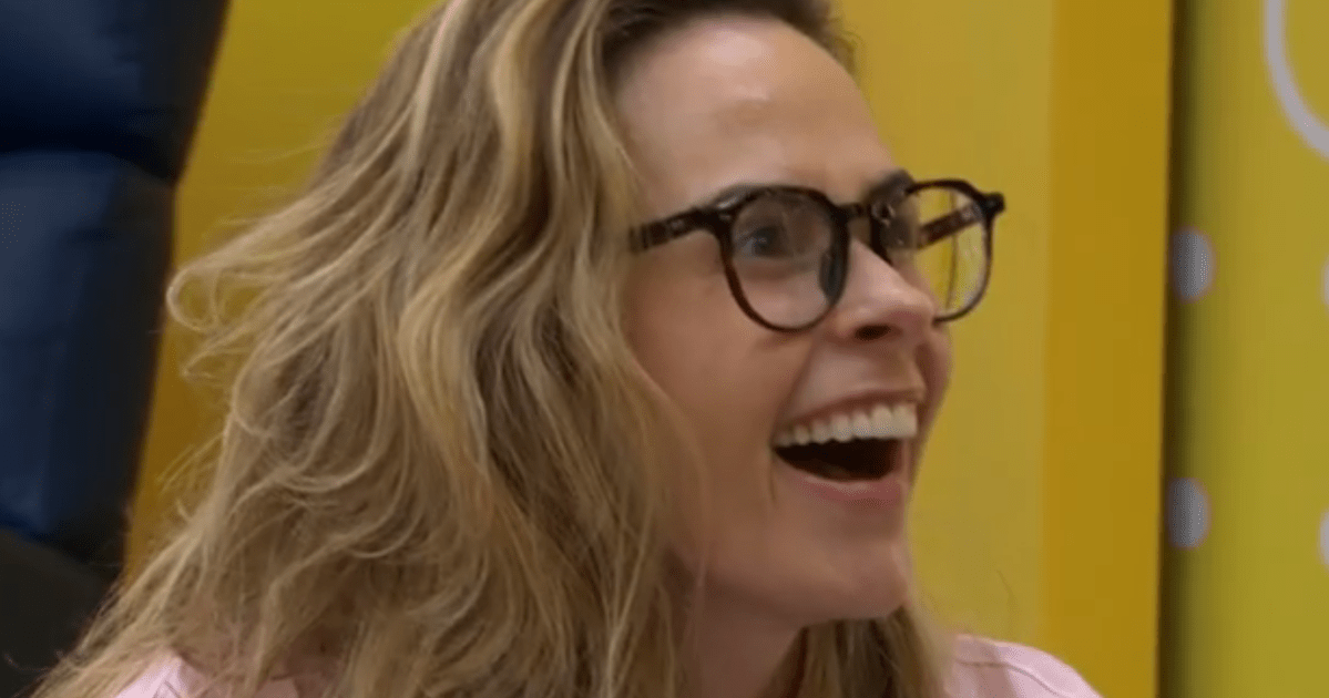 BBB 26: líder Ana Paula se diverte acordando a casa de madrugada BBB 26: líder Ana Paula se diverte acordando a casa de madrugada