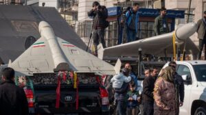 Conheça o drone kamikaze Shahed-136, usado pelo Irã na guerra