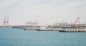 Porto na Arábia Saudita pode ser saída em caso de fechamento de Ormuz