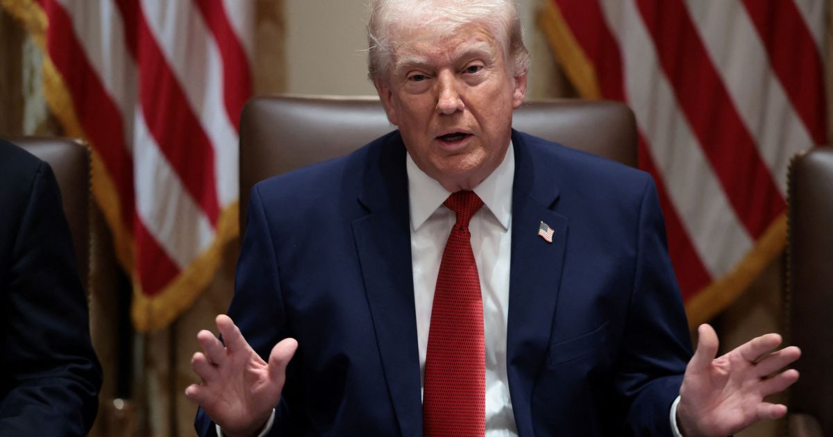 Trump promete auxílio adicional para agricultores dos EUA Trump promete auxílio adicional para agricultores dos EUA