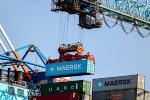 Maersk suspende aceitação de reserva de carga para países do Oriente Médio