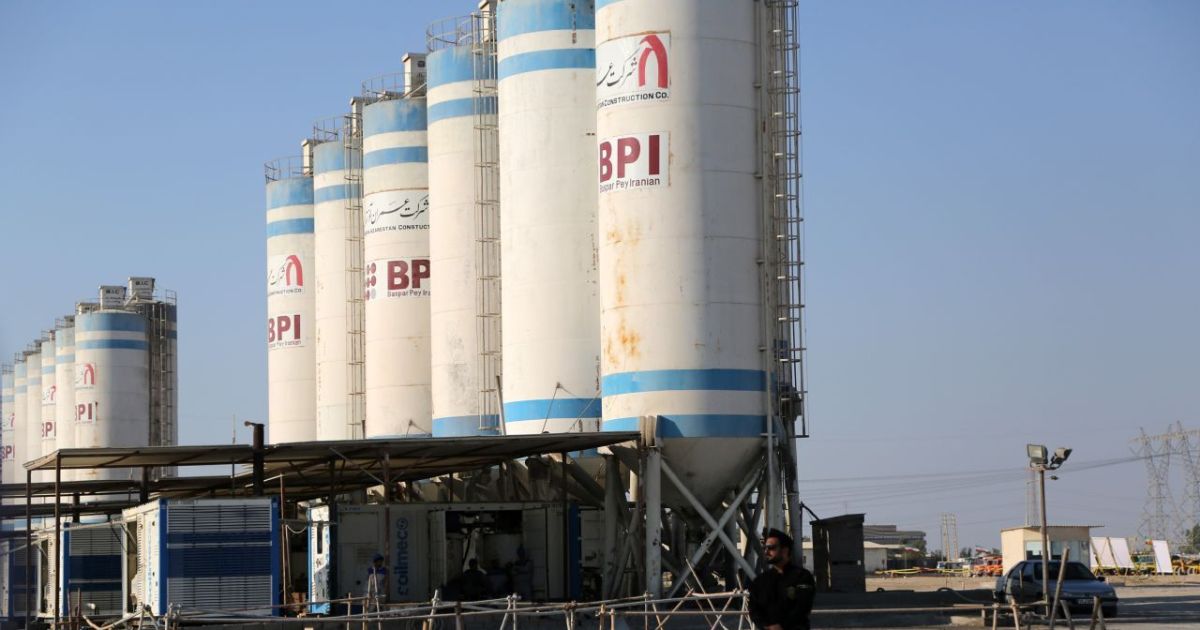 Projétil mata uma pessoa próxima a usina nuclear no Irã Projétil mata uma pessoa próxima a usina nuclear no Irã