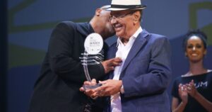 Portela anuncia enredo em homenagem a Monarco para 2027