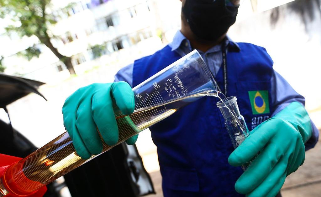 Indústria de etanol afirma estar pronta para elevar mistura na gasolina Indústria de etanol afirma estar pronta para elevar mistura na gasolina