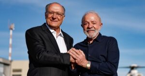 Alckmin promete lealdade a Lula durante congresso do PT