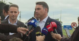 Flávio diz que Bolsonaro celebrou decisão sobre dosimetria: “muito feliz”