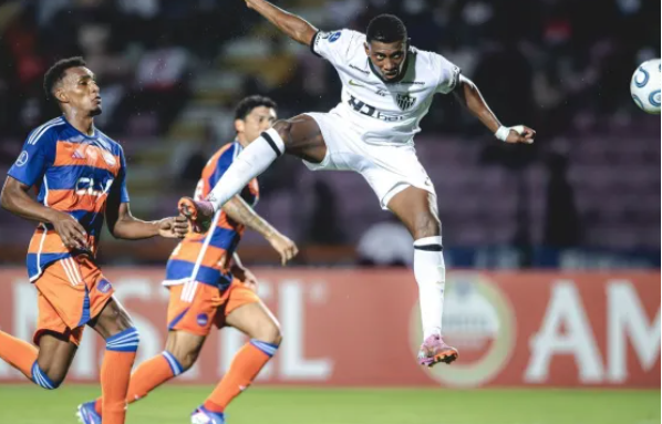 Em noite de erros, Atlético-MG perde para Puerto Cabello na Sul-Americana Em noite de erros, Atlético-MG perde para Puerto Cabello na Sul-Americana