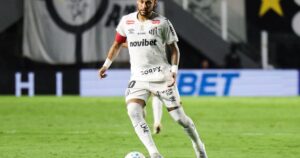 Neymar tem fala misógina ao reclamar de árbitro na Vila: “Acordou de chico”