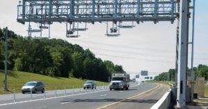 Governo quer integrar free flow à CNH Digital e revisar multas