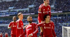 Van Dijk decide no fim, e Liverpool vence Everton pela Premier League