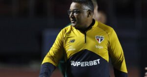 Roger Machado reage às vaias de torcedores do São Paulo: “Não vou desistir”