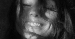 “Petals”: Ariana Grande anuncia 8º álbum de estúdio