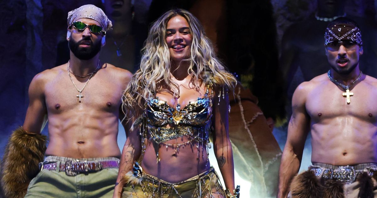 Karol G pediu conselhos para Sofia Vergara antes de posar para a Playboy Karol G pediu conselhos para Sofia Vergara antes de posar para a Playboy