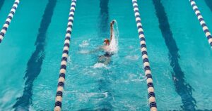 Federação norueguesa de natação veta campeonatos com russos e bielorrussos