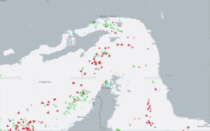 Navios-tanque são vistos no Estreito de Ormuz em meio a bloqueio naval