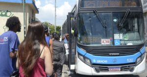 RJ aprova lei contra abuso a mulheres em transportes públicos