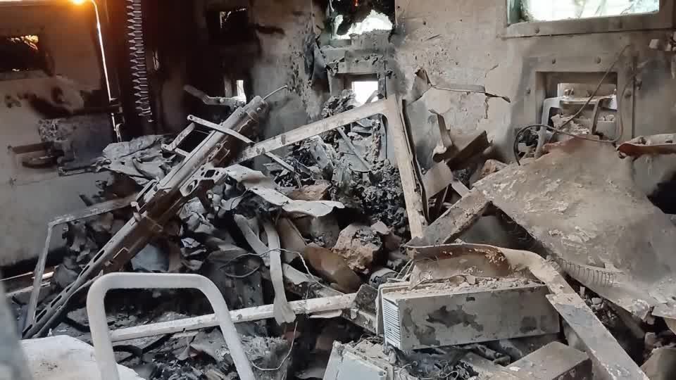 Atentado mata 12 policiais paquistaneses com carro-bomba e tiroteio