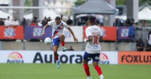 Fora da Copa? Cotado para Seleção, Juba deixa jogo do Bahia lesionado
