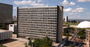 Militares do Exército viram réus por trote “chá de manta” em quartel