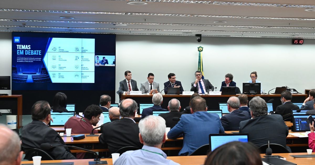 Analista aponta semelhanças entre tramitação da PEC do 6×1 e isenção do IR