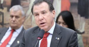 Comissão da 6×1 ouve ministro do Trabalho em primeira audiência
