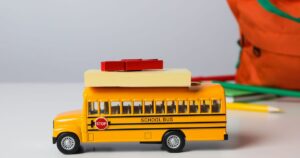 Alta do diesel pressiona orçamento de escolas dos EUA; entenda