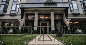 Análise: O impacto dos escândalos do Master no PT e PL