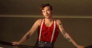 Harry Styles passa mal durante show na Inglaterra; entenda