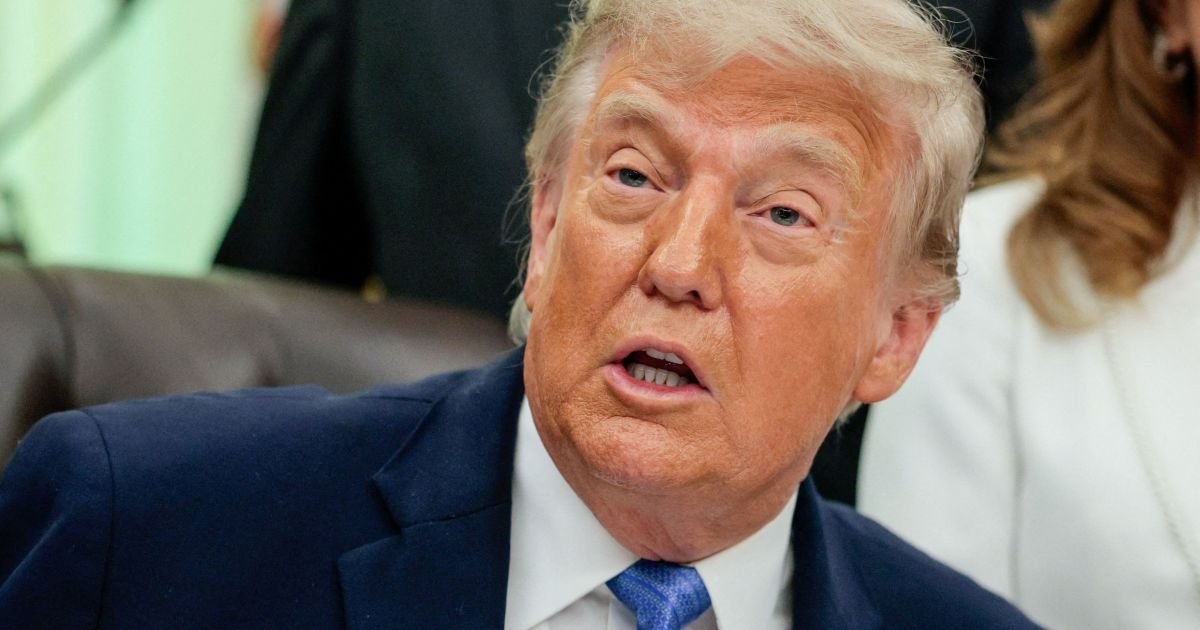 Trump invoca lei da Guerra Fria para reforçar produção de munições e armas Trump invoca lei da Guerra Fria para reforçar produção de munições e armas
