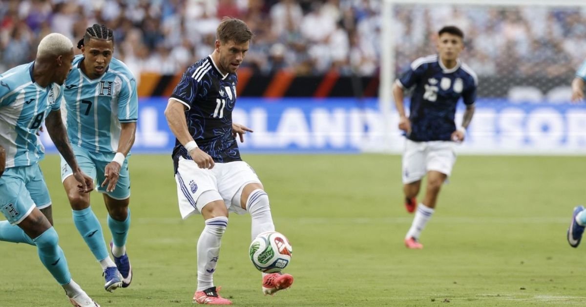 Sem Messi, Argentina poupa titulares e vence Honduras em amistoso pré-Copa Sem Messi, Argentina poupa titulares e vence Honduras em amistoso pré-Copa