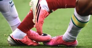 Chuteiras rosas dominam a Copa do Mundo; entenda a tendência