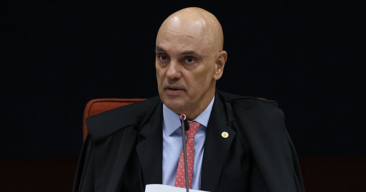 Eduardo “recebeu Pix de milhões” e tem condições de pagar multa, diz Moraes