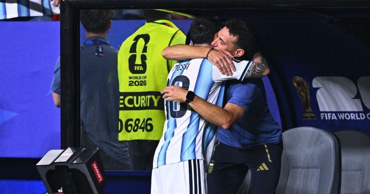 Jornalista aponta motivo de choro de Messi durante jogo da Copa do Mundo Jornalista aponta motivo de choro de Messi durante jogo da Copa do Mundo