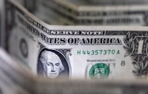 Economista-chefe do FMI diz que economia global segue “centrada no dólar”