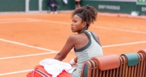 Victoria Barros perde e se despede nas semis juvenis de Roland Garros