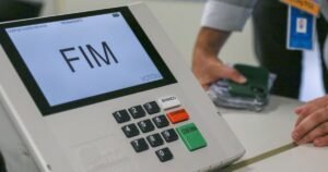 Eleitores podem pedir voto em trânsito a partir de hoje; veja como alterar