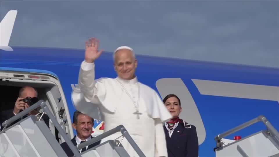 Papa envia mensagem aos EUA ao visitar marco de imigrantes no 4 de julho